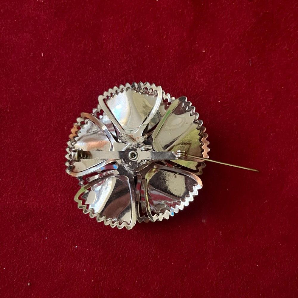 2 – Vintage Silver-Tone Floral Pins - Picture 8 of 8